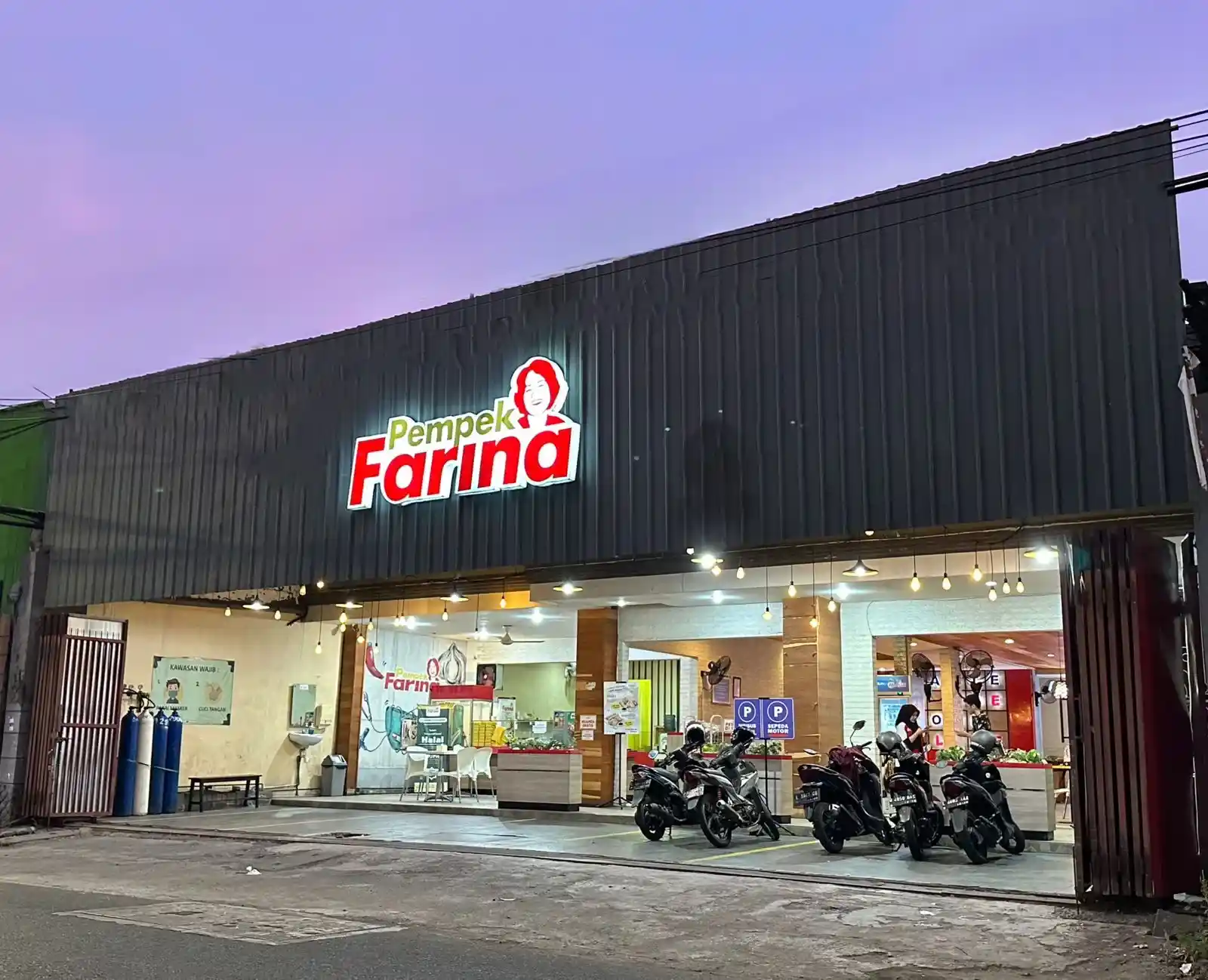 pempek terbanyak di surabaya